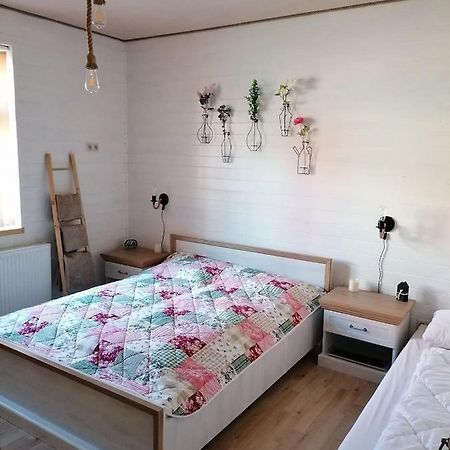 Apartman Trstinka Trstene Bagian luar foto