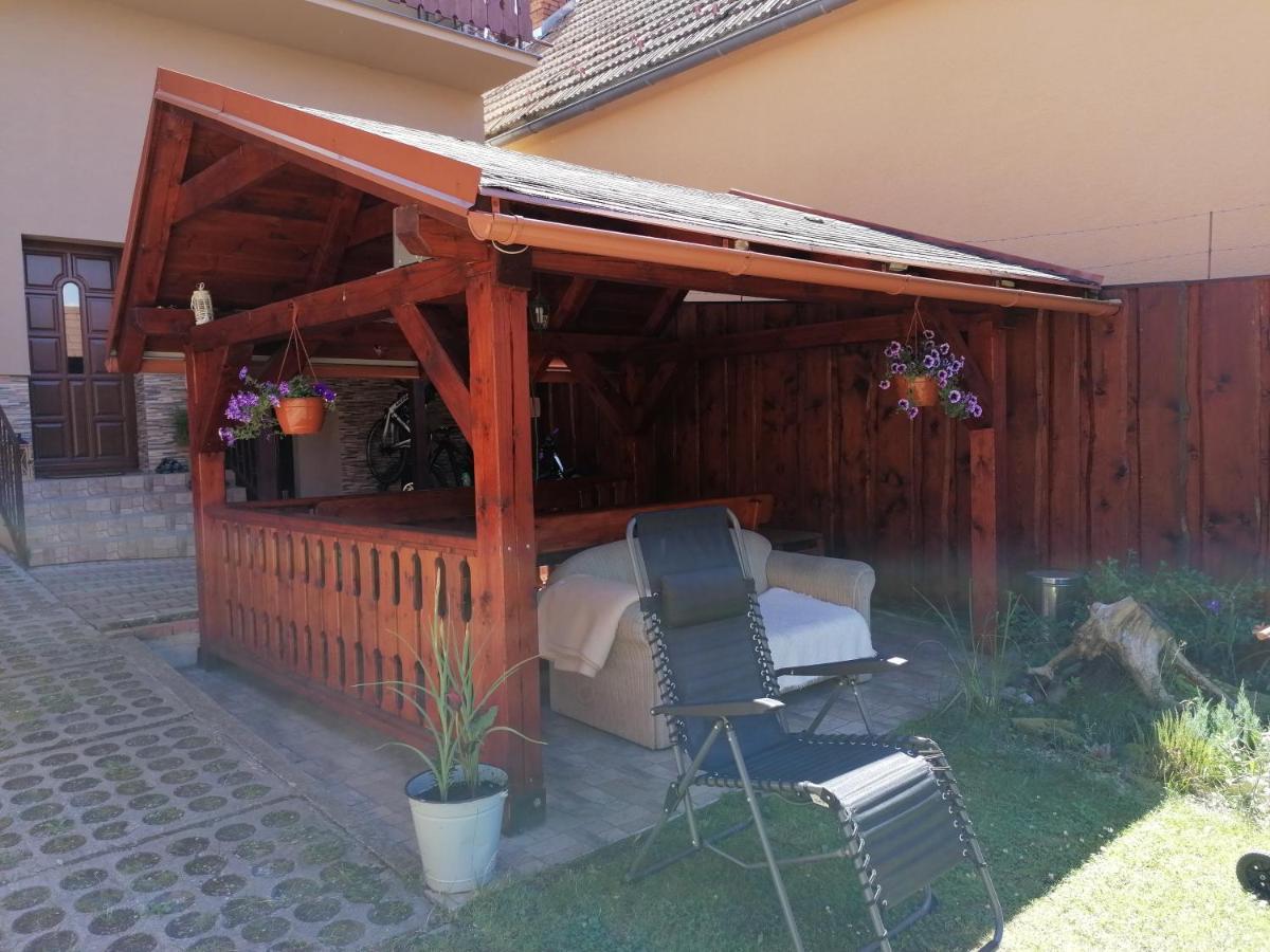 Apartman Trstinka Trstene Bagian luar foto